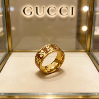 Gucci Interlocking G Motif 金色与红棕色镶嵌戒指