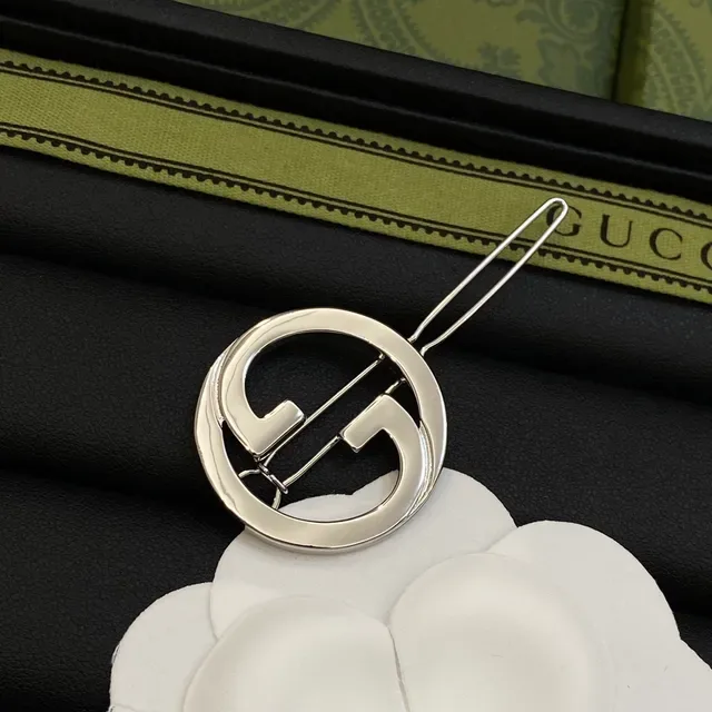 Gucci Interlocking GG Logo Argent Or Cadre Métallique Circulaire Broche 3
