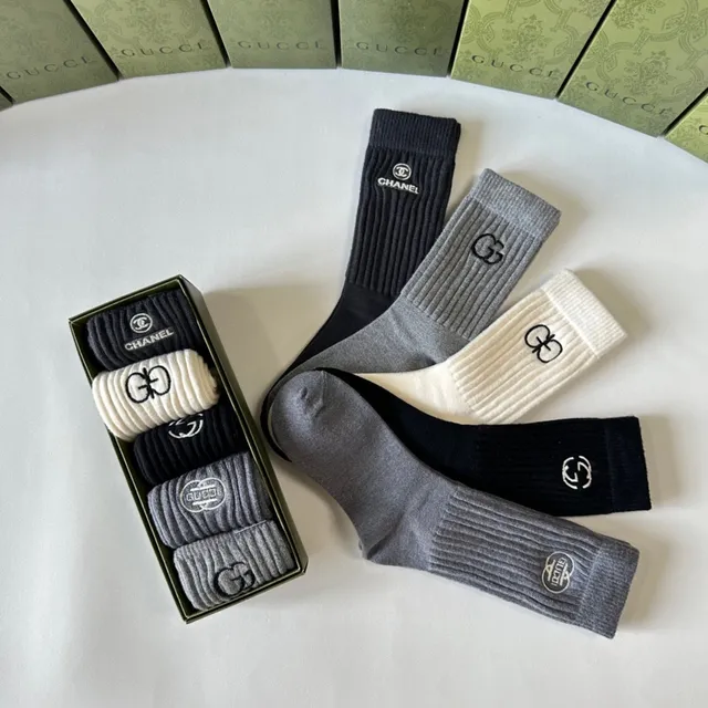 Gucci Calcetines Crew Bordados con Logo Negro Gris Detalle de Puño de Tejido Acanalado 2