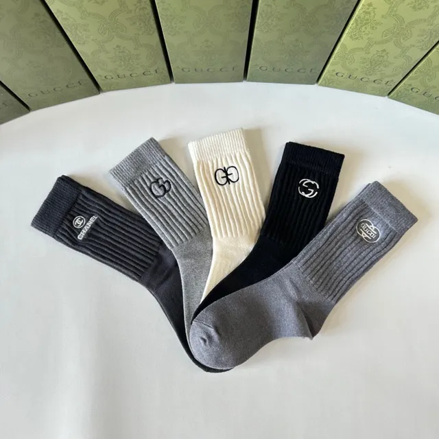 Gucci Calcetines Crew Bordados con Logo Negro Gris Detalle de Puño de Tejido Acanalado 5