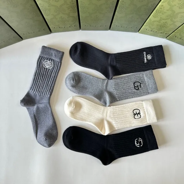 Gucci Calcetines Crew Bordados con Logo Negro Gris Detalle de Puño de Tejido Acanalado 6