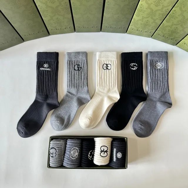Gucci Calcetines Crew Bordados con Logo Negro Gris Detalle de Puño de Tejido Acanalado 8