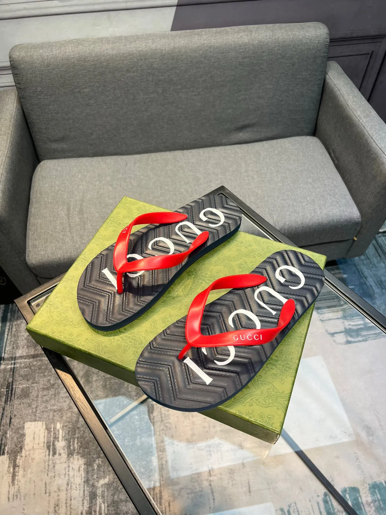 Gucci Logo-Print Navy and Red Flip-Flop Slippers 3
