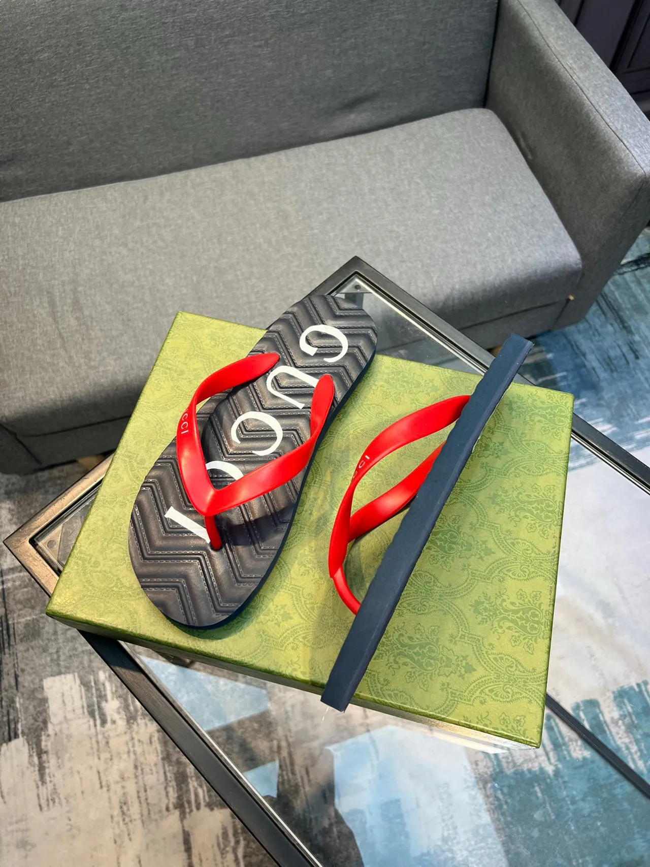 Gucci Logo-Print Navy and Red Flip-Flop Slippers 4