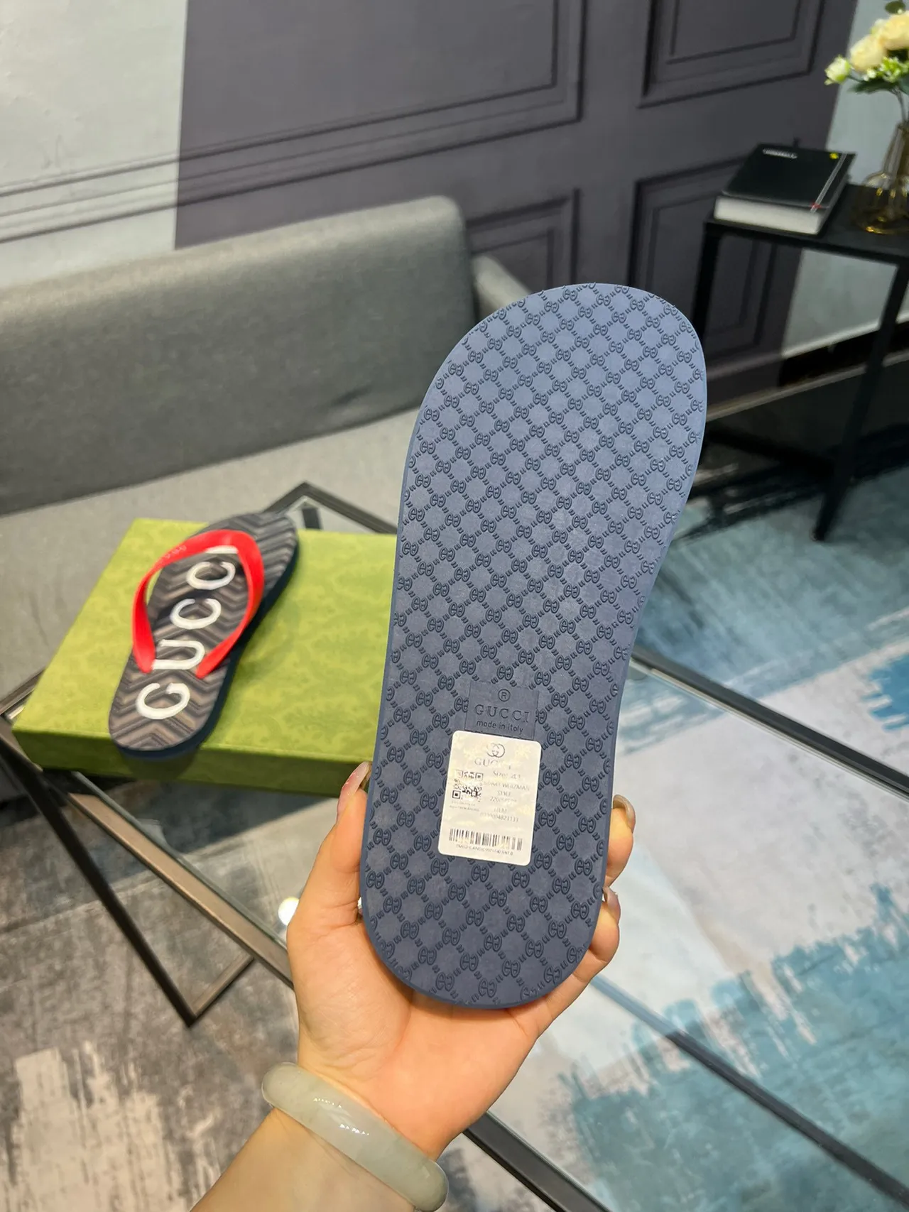 Gucci Logo-Print Navy and Red Flip-Flop Slippers 7