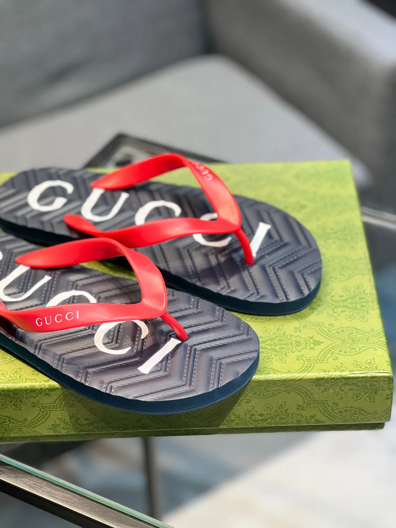 Gucci Logo-Print Navy and Red Flip-Flop Slippers 9