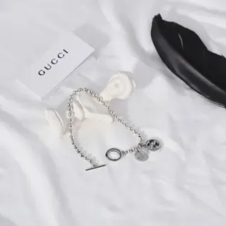 سوار Gucci متعدد التشام سلسلة كرات فضي