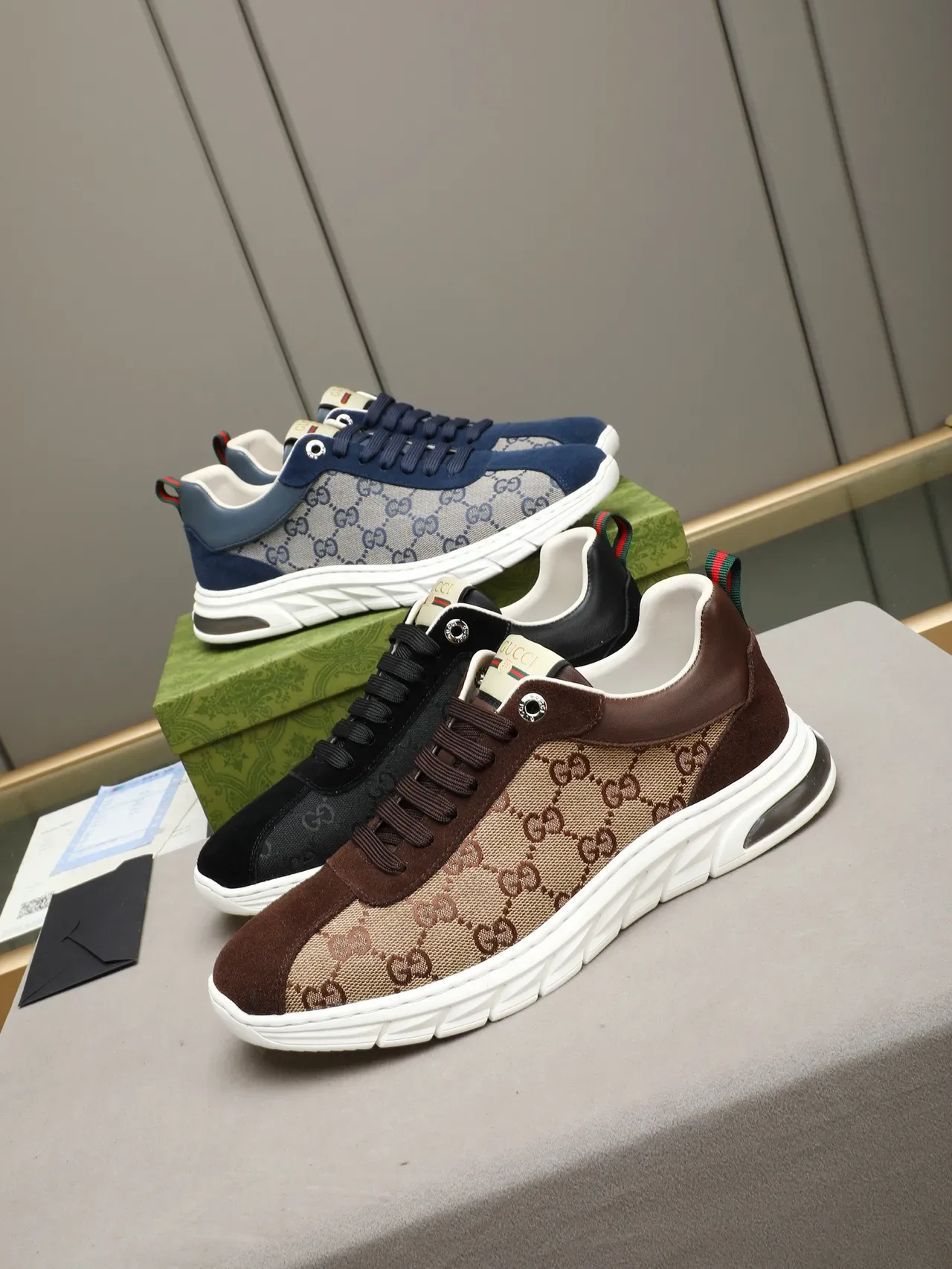 حذاء رياضي لايف ستايل Gucci Navy Gray GG Monogram Mesh Suede Overlays 2