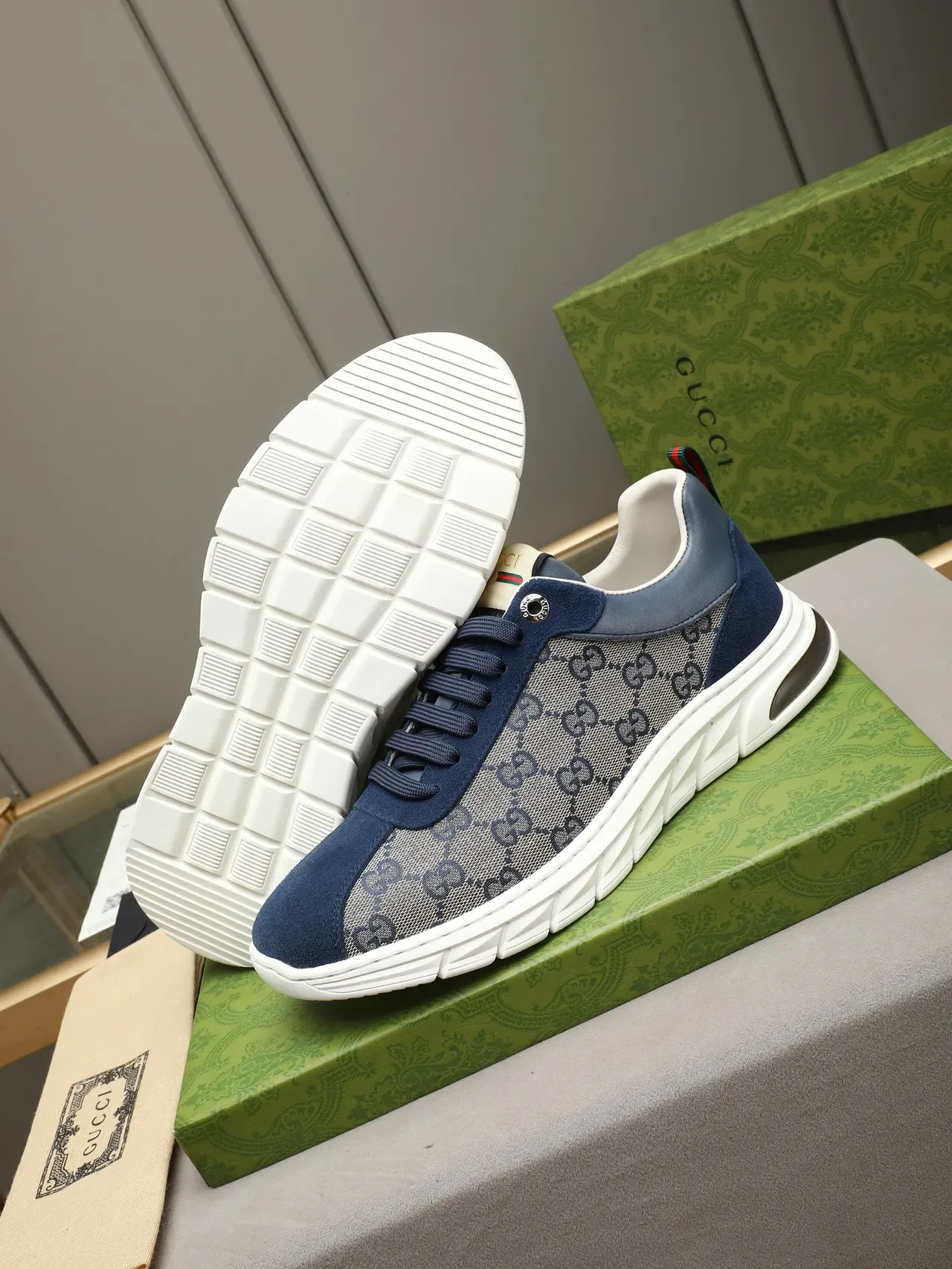 حذاء رياضي لايف ستايل Gucci Navy Gray GG Monogram Mesh Suede Overlays 5