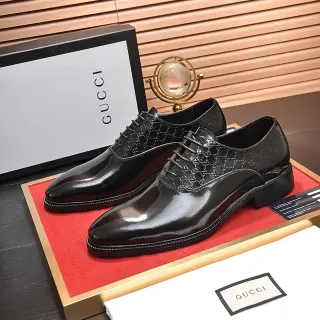 Gucci Ophidia Chaussures Oxford Cuir Verni Noir Embouti GG Monogram Embossé