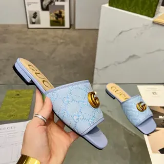 Gucci Ophidia Pantuflas azul claro acolchadas GG Monogram
