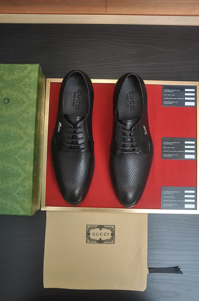 Gucci परफोरेटेड चमड़ा ऑक्सफोर्ड जूते 5