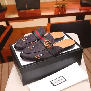 Gucci Princetown Mickey Mouse 刺绣乐福鞋