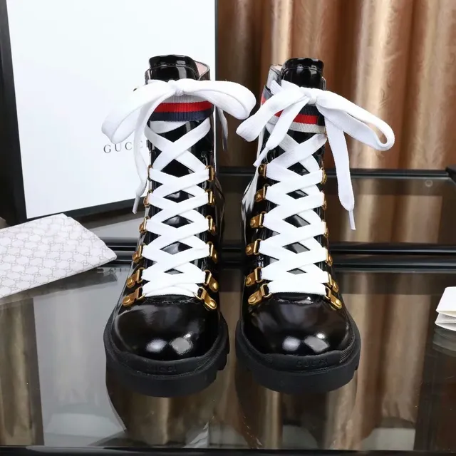 Gucci Rhyton काले पैटेंट लेदर वेब स्ट्राइप एंकल बूट्स 2