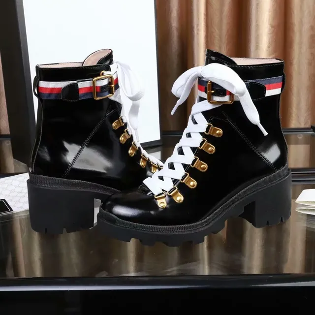 Gucci Rhyton काले पैटेंट लेदर वेब स्ट्राइप एंकल बूट्स 3