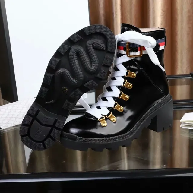 Gucci Rhyton काले पैटेंट लेदर वेब स्ट्राइप एंकल बूट्स 5