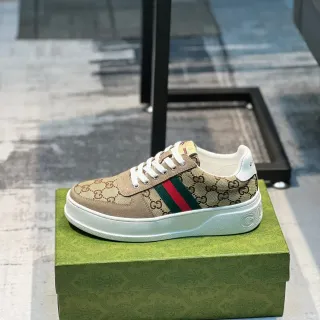 Gucci Screener 米色 Monogram Canvas Web Stripe 生活方式运动鞋