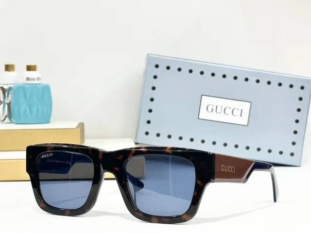 Gucci Screener Black Red Green Web Rectangular Sunglasses 2