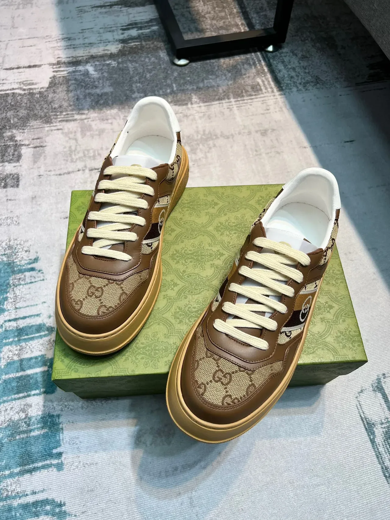 Gucci Screener বাদামি বেইজ প্ল্যাটফর্ম সোল GG Monogram Canvas চাংকি স্নিকার 5
