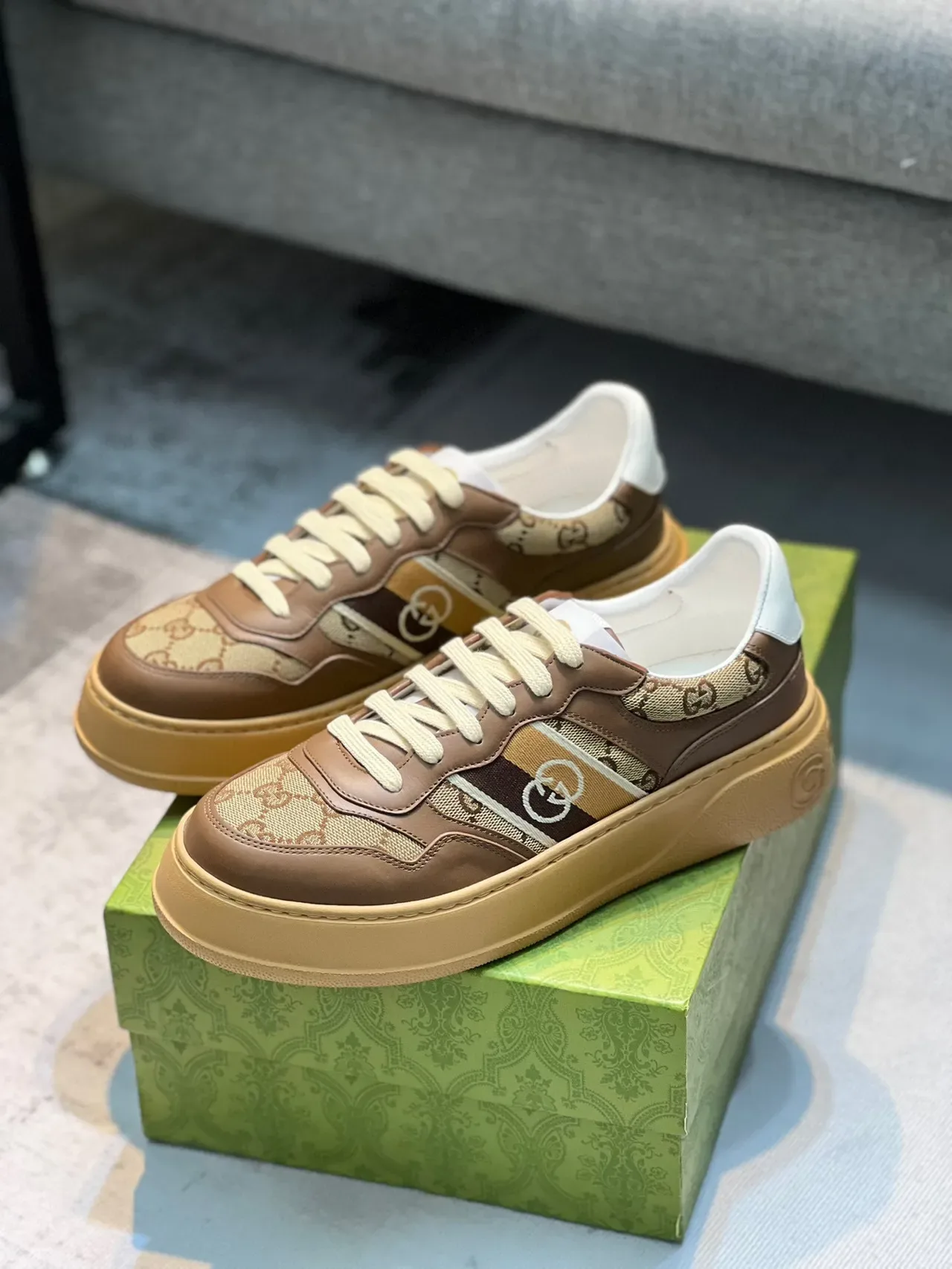 Gucci Screener বাদামি বেইজ প্ল্যাটফর্ম সোল GG Monogram Canvas চাংকি স্নিকার 7