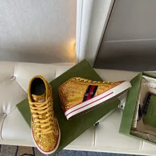 Gucci Screener Lentejuelas Doradas Zapatillas Lifestyle de Punta Alta