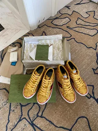 Gucci Screener Tênis Lifestyle Dourado com Paetês de Bico Alto 2