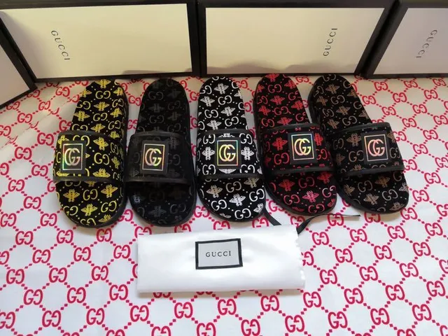 Gucci Screener 单色印花 黑色和红色拖鞋 6