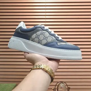 Gucci Screener Navy and Beige GG Monogram حذاء رياضي نمط حياة