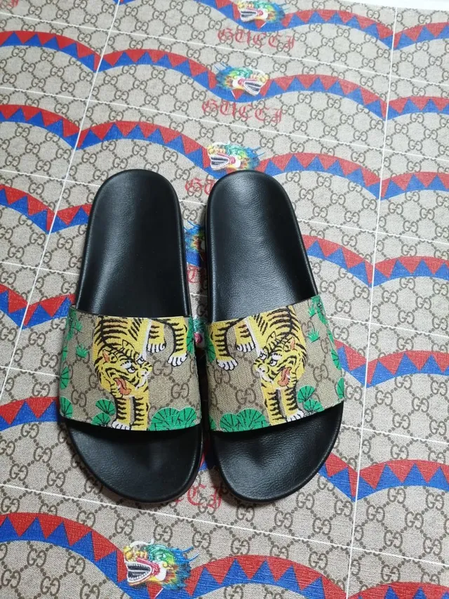 Gucci Screener Tiger-Print GG Supreme Canvas Slippers 4