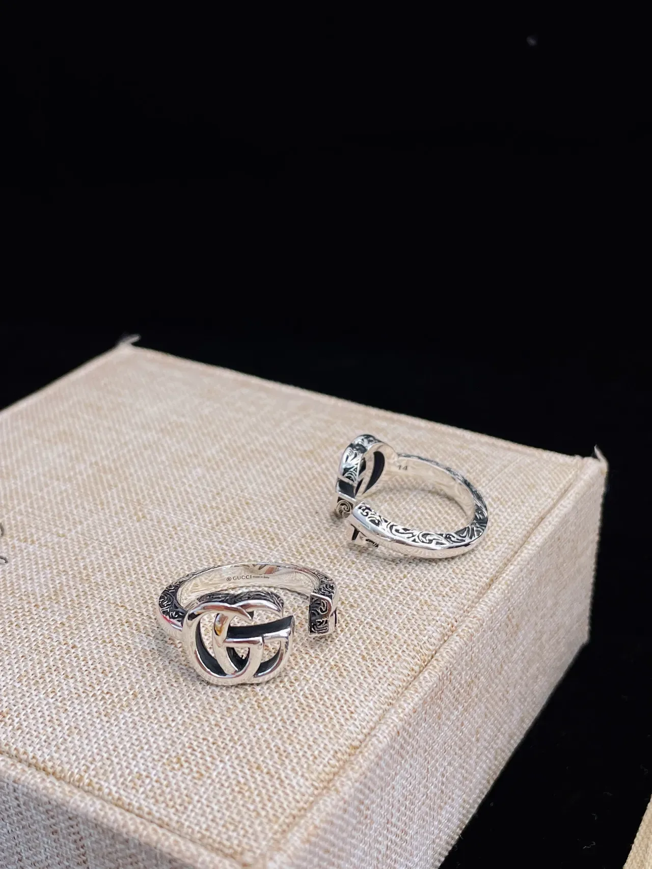 Gucci Plata Negro Interlocking Double G Motif Metal Pulido Anillo 3