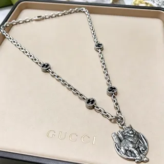 Gucci Collier Chaîne Curb-Link Pendentif Loup Sculpté Argent Noir