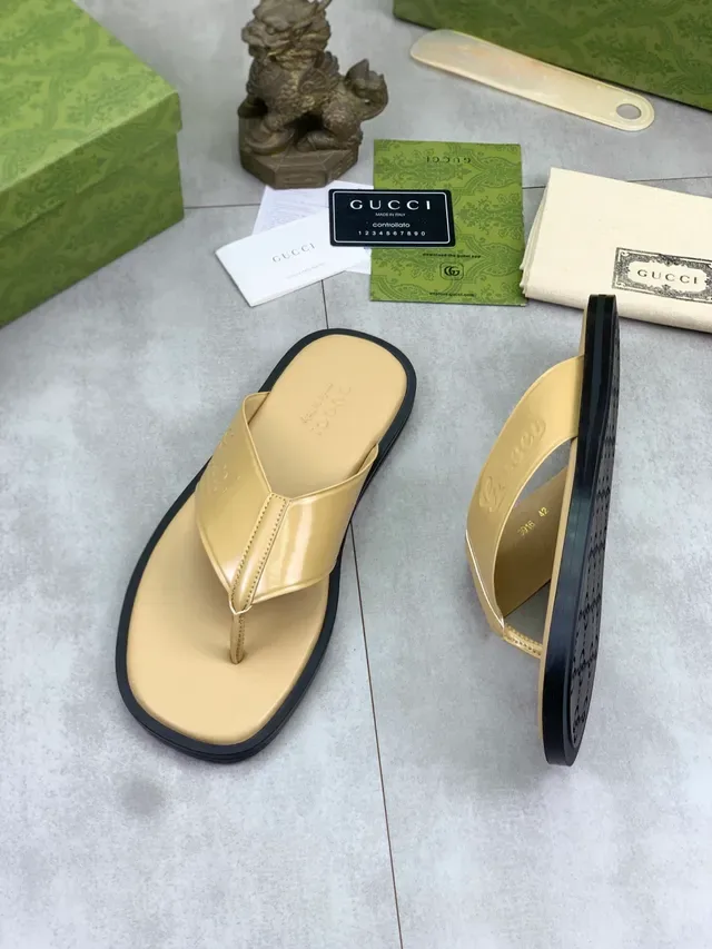 Gucci Slide Black Beige Embossed Logo Strap Patent-Finish Upper Slippers 5