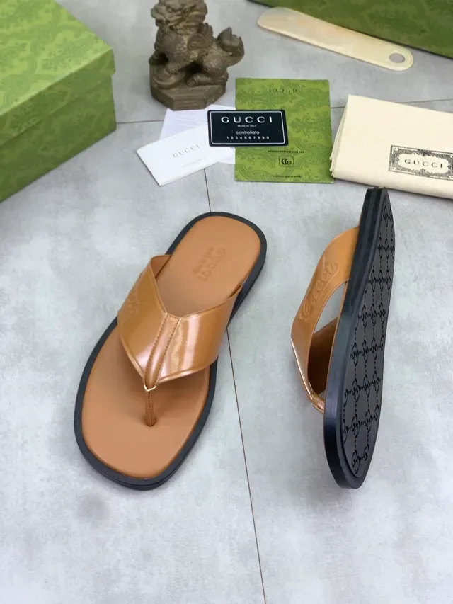 Gucci Slide Black Beige Embossed Logo Strap Patent-Finish Upper Slippers 6
