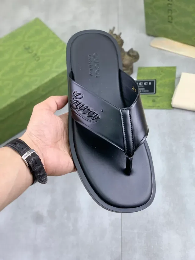 Gucci Slide Black Beige Embossed Logo Strap Patent-Finish Upper Slippers 8