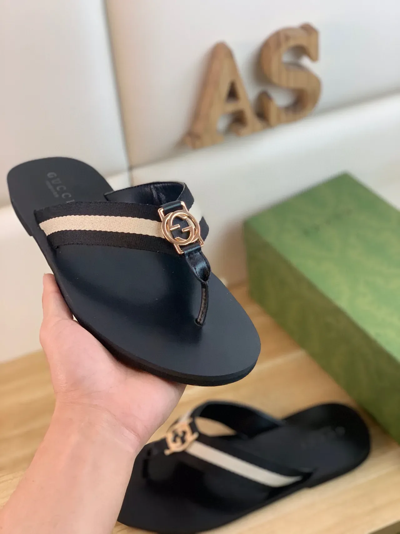 Gucci ويب ستريب فليب فلوب أسود بيج ثونج كاجوال صنادل 4