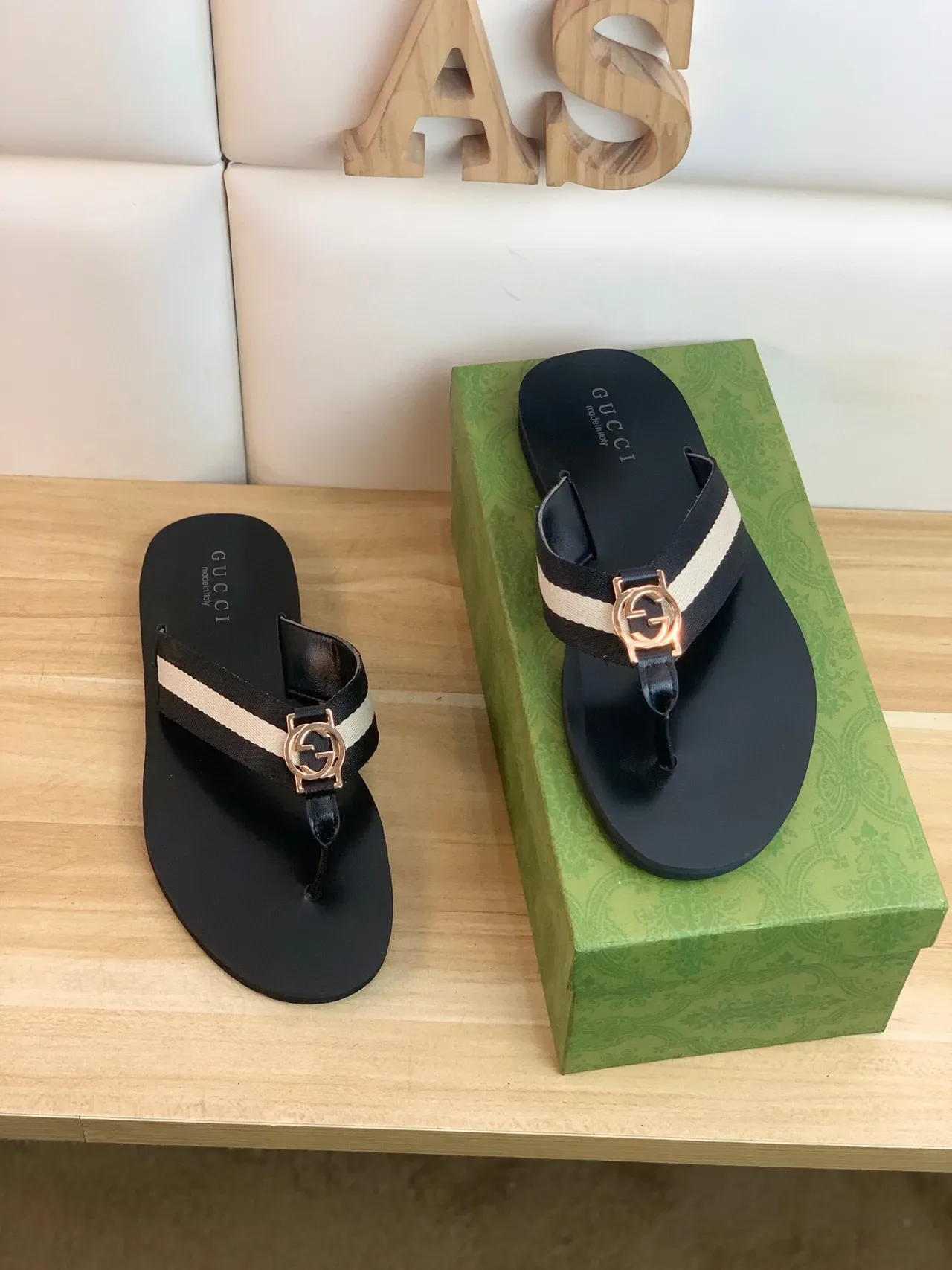 Gucci ويب ستريب فليب فلوب أسود بيج ثونج كاجوال صنادل 7