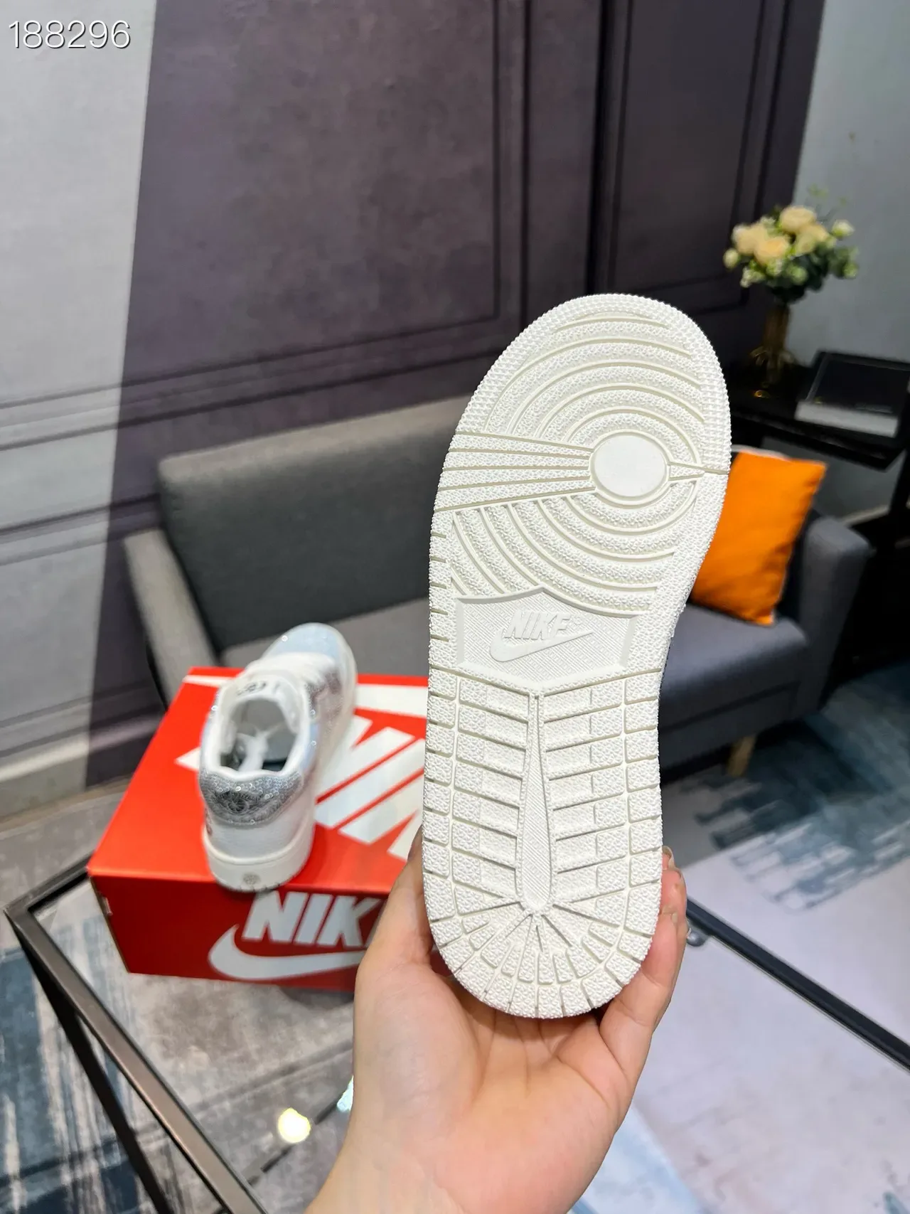 Gucci Chaussures lifestyle blanc argenté ornées de cristaux low-top 3