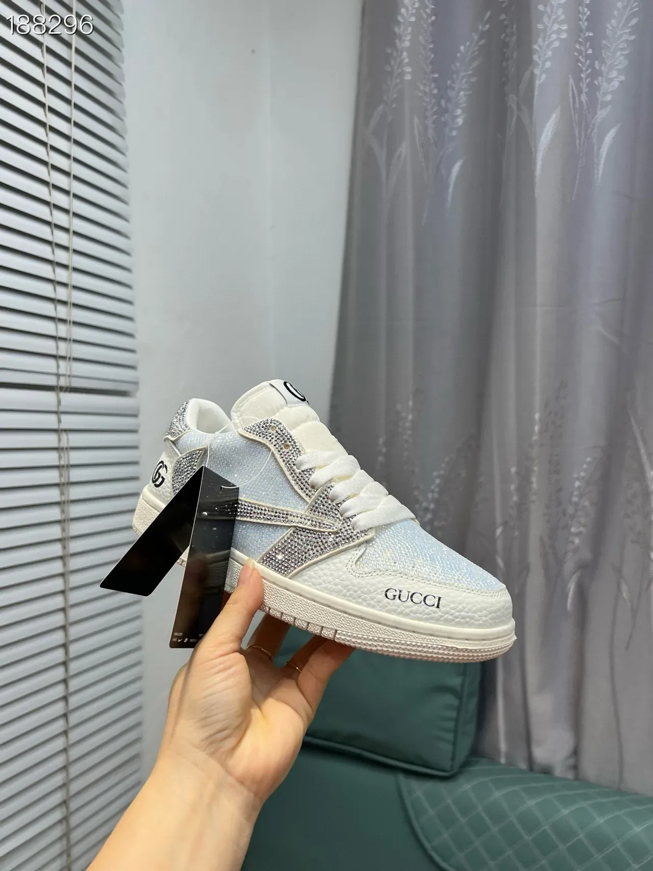 Gucci Chaussures lifestyle blanc argenté ornées de cristaux low-top 6