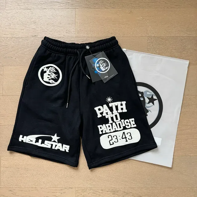 Hellstar Graphic-Print Drawstring Waist Shorts 14