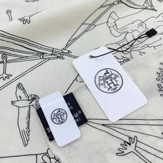 Hermès Beige Noir Dessin au trait Motifs aviaires Impression monocrome Écharpe en soie