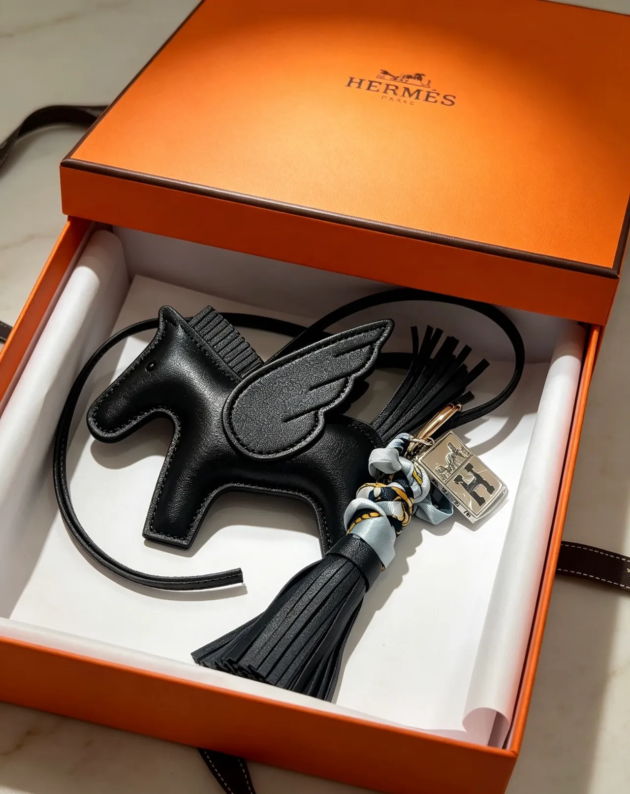 Hermès Birkin बेज पेबल्ड चमड़े का टॉप-हैंडल टोट बैग 4