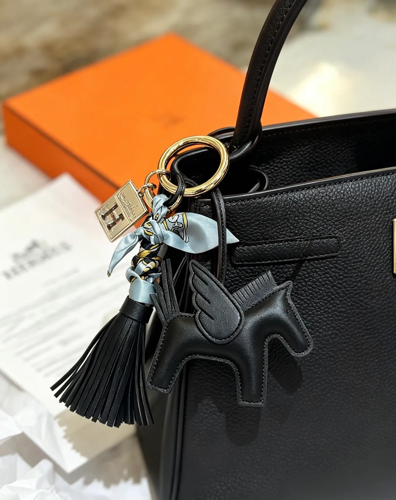 Hermès Birkin बेज पेबल्ड चमड़े का टॉप-हैंडल टोट बैग 9