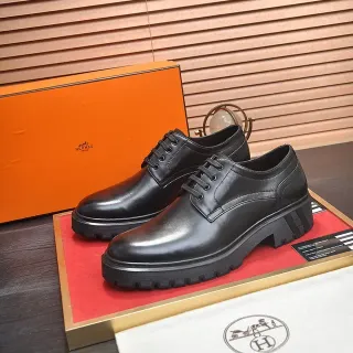 Hermès काले चमकदार चमड़े के लेस बंद ऑक्सफोर्ड जूते