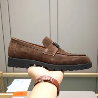 Hermès বাদামি কালো সুয়েড উপর H-Buckle স্ট্র্যাপ লোফার