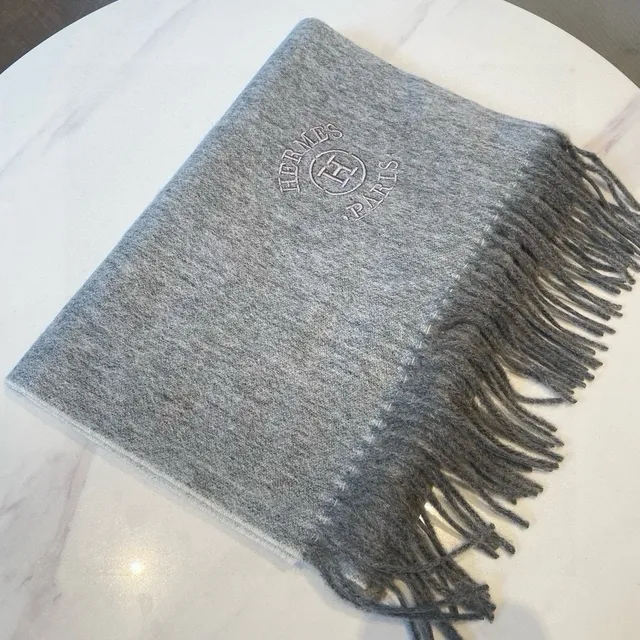 Hermès Logo Bordado Heather Gray Cachemira Lenço 7
