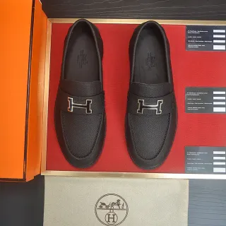 Hermès H Loafer काले फलदार चमड़े धातु बक़ल लूफर