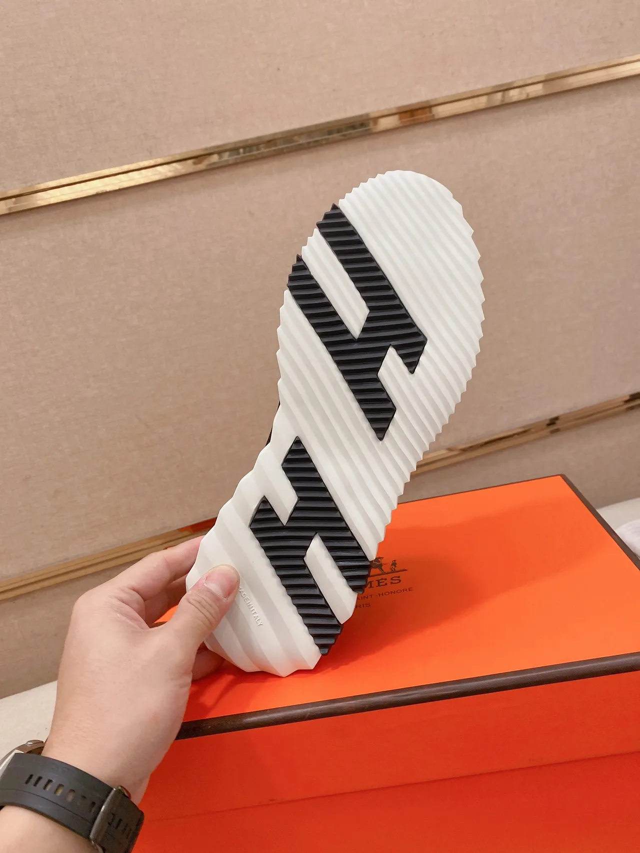 Hermès H-Ride sneakers lifestyle noir et blanc 3