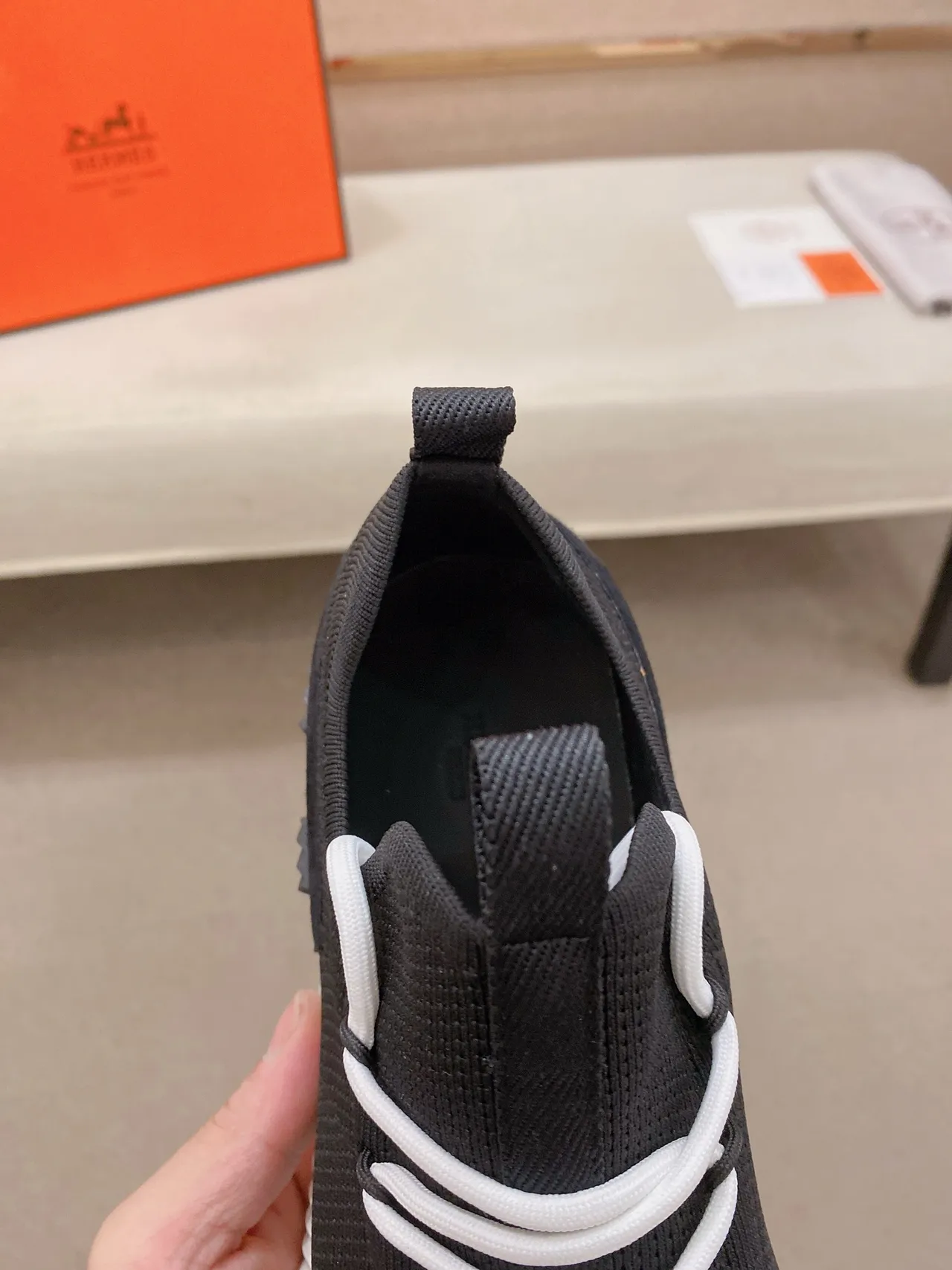 Hermès H-Ride sneakers lifestyle noir et blanc 4