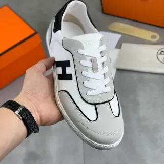 Hermès H Sneaker 白色灰色麂皮生活方式运动鞋