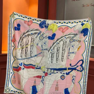 Hermès Harnais de Cœur Écharpe de soie rose